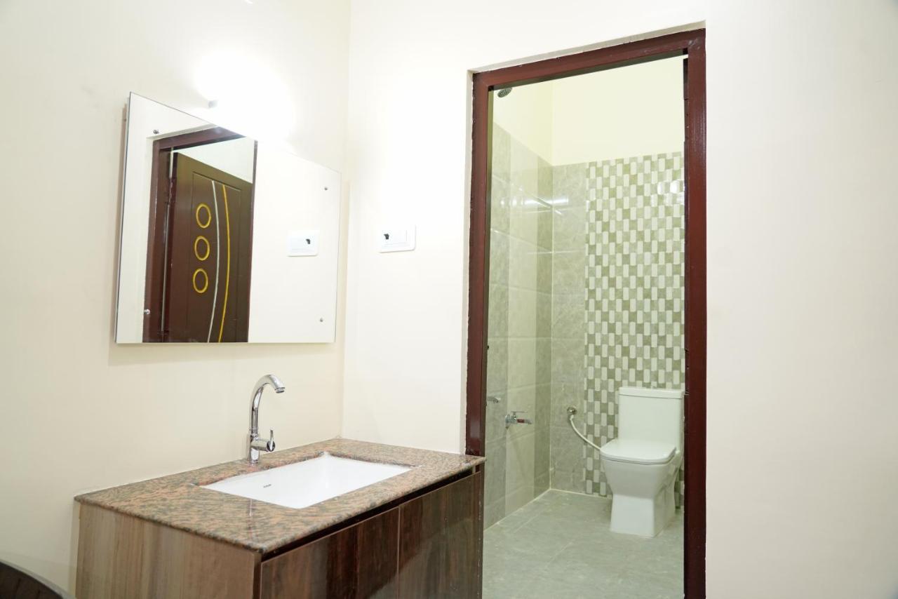 Devansh Bhanu Residency Dbr Srikalahasti Bagian luar foto