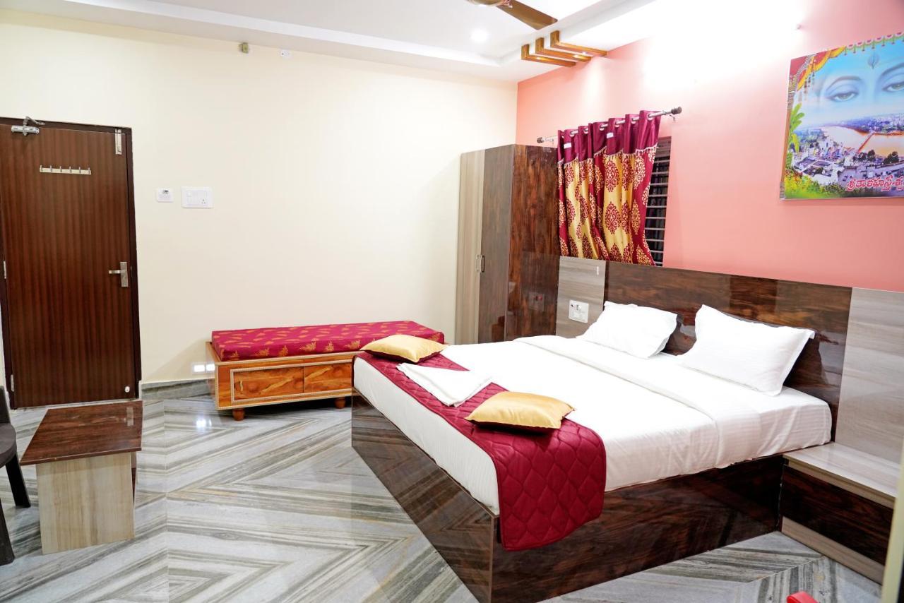 Devansh Bhanu Residency Dbr Srikalahasti Bagian luar foto