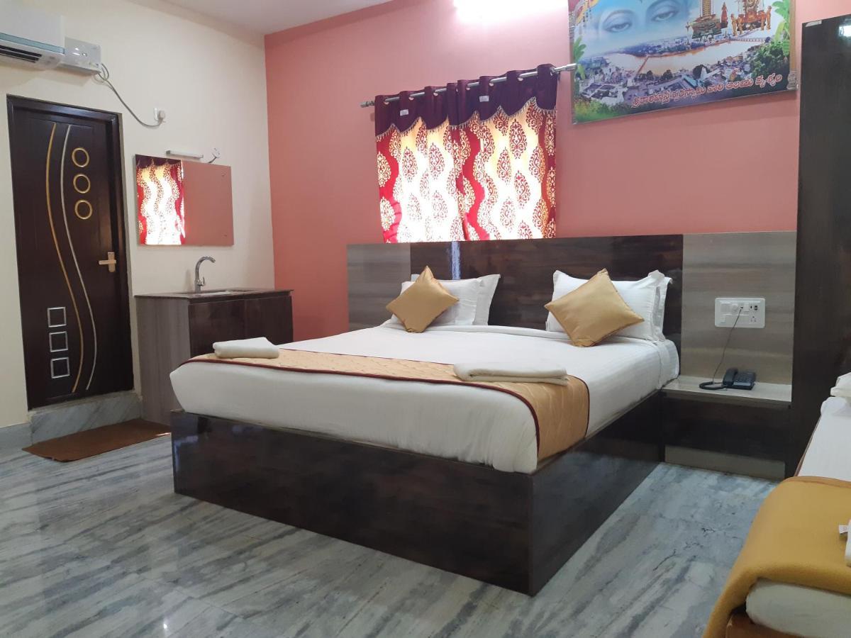 Devansh Bhanu Residency Dbr Srikalahasti Bagian luar foto