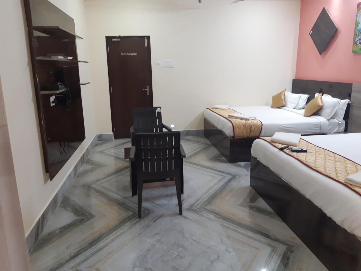 Devansh Bhanu Residency Dbr Srikalahasti Bagian luar foto