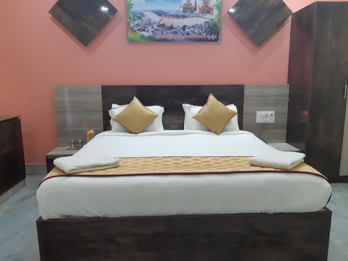 Devansh Bhanu Residency Dbr Srikalahasti Bagian luar foto