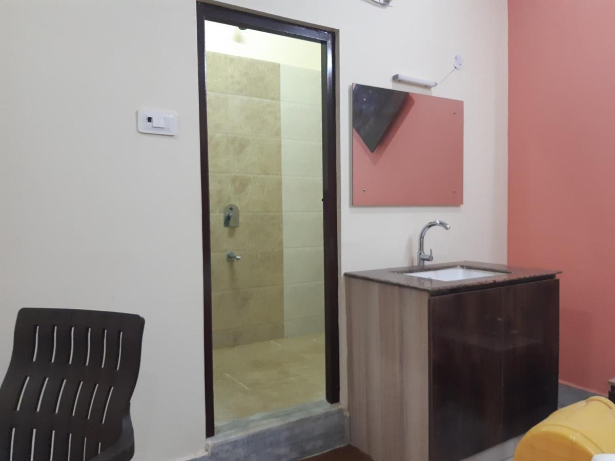 Devansh Bhanu Residency Dbr Srikalahasti Bagian luar foto