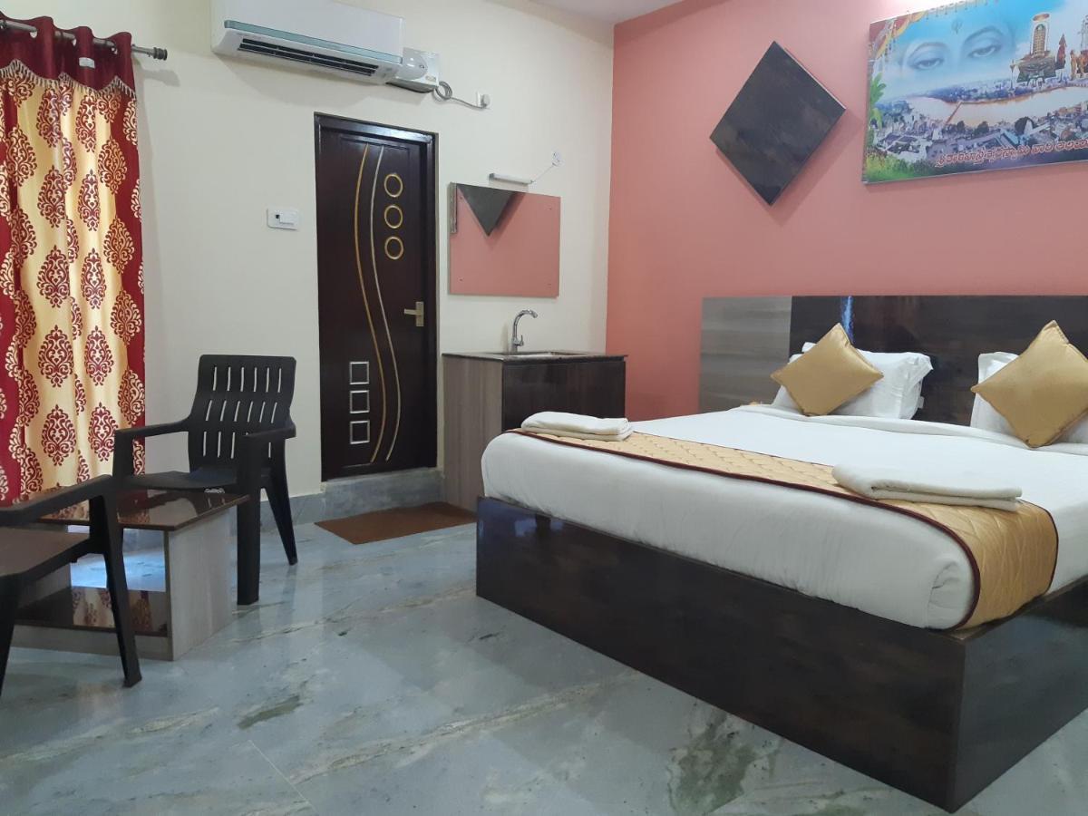 Devansh Bhanu Residency Dbr Srikalahasti Bagian luar foto