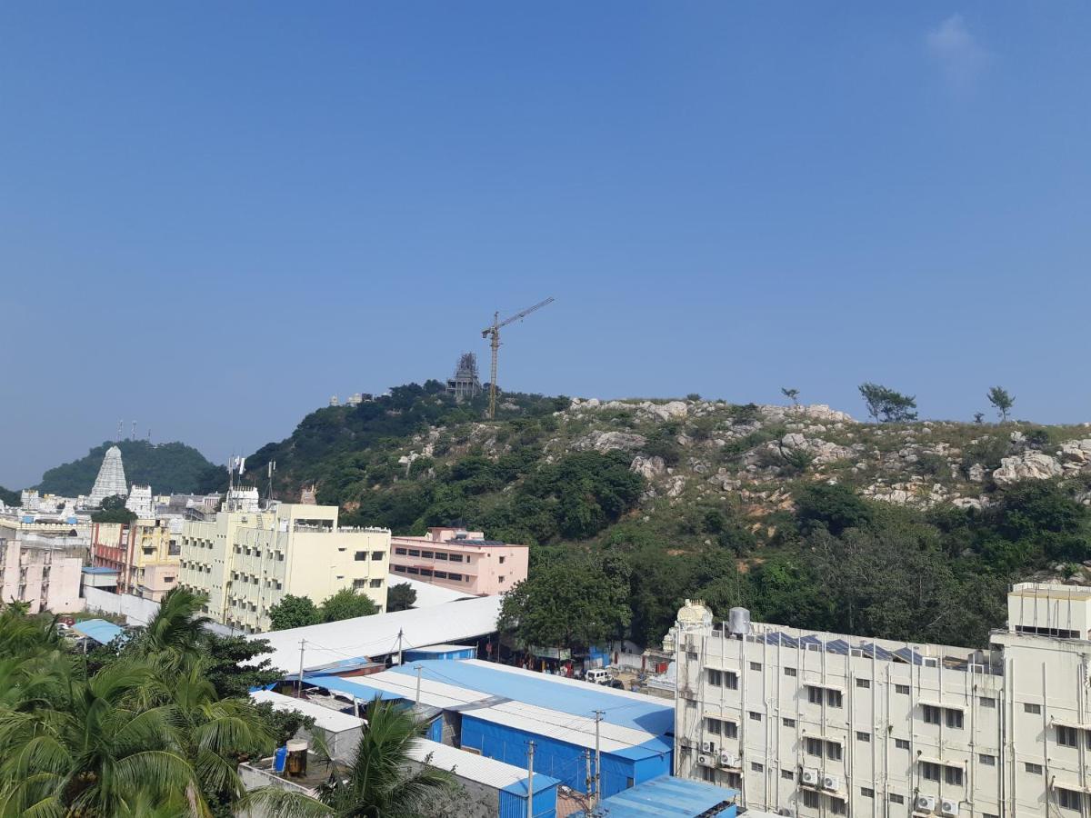 Devansh Bhanu Residency Dbr Srikalahasti Bagian luar foto