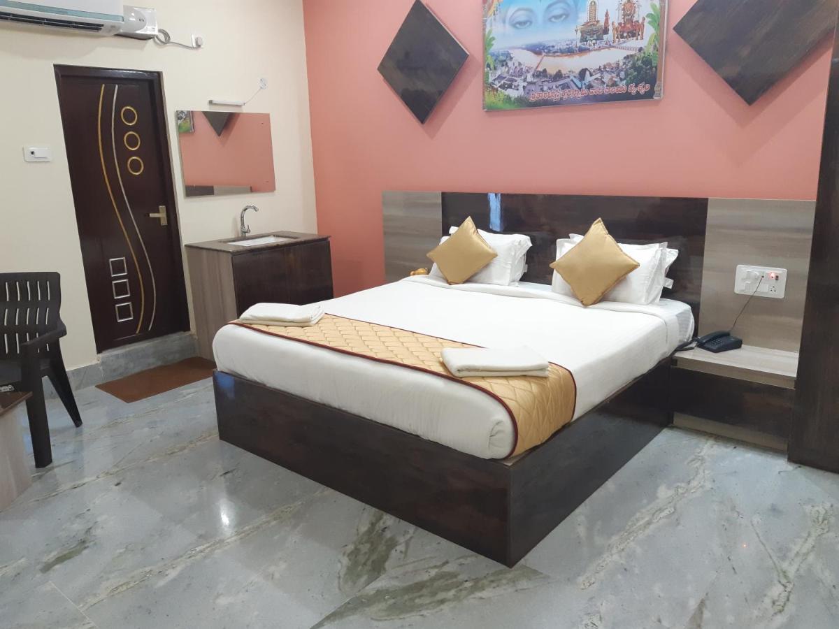 Devansh Bhanu Residency Dbr Srikalahasti Bagian luar foto