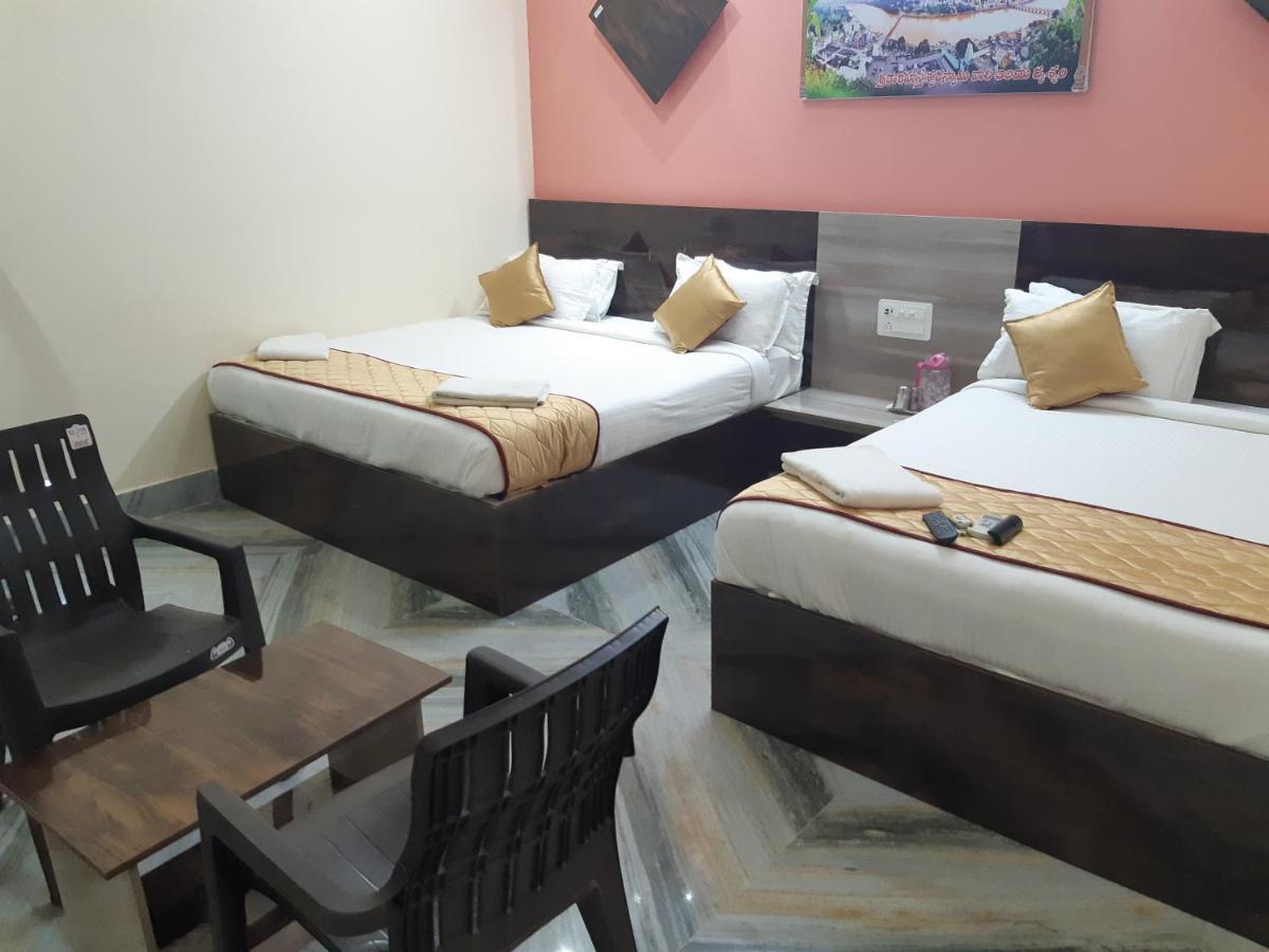 Devansh Bhanu Residency Dbr Srikalahasti Bagian luar foto