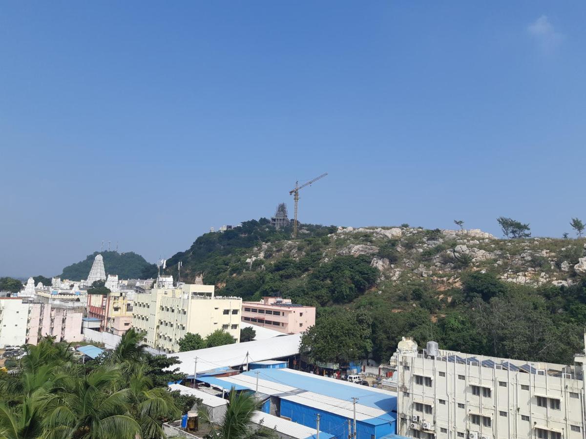 Devansh Bhanu Residency Dbr Srikalahasti Bagian luar foto